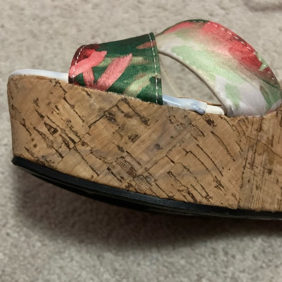 Floral Print Cork Wedges - Picture 12 of 13